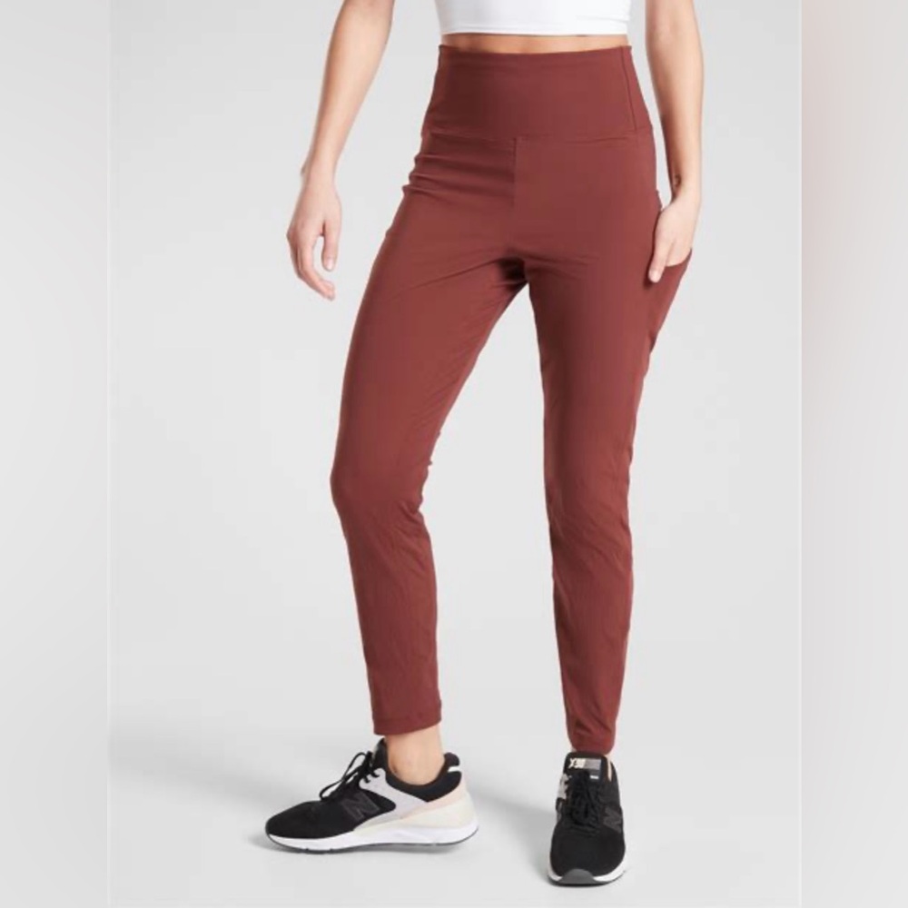 Athleta Trekkie Hybrid Crop Tight, Cognac, Size 4